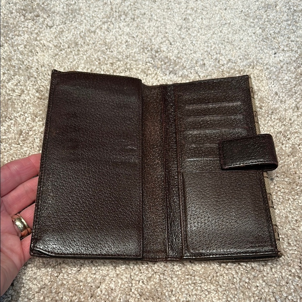 Gucci Brown wallet with Iconic Design - Picture 10 of 13